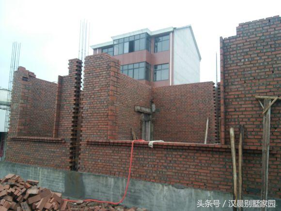 自建三層別墅，附平面設(shè)計圖，造價30萬左右，12X9.3米有露臺和院子