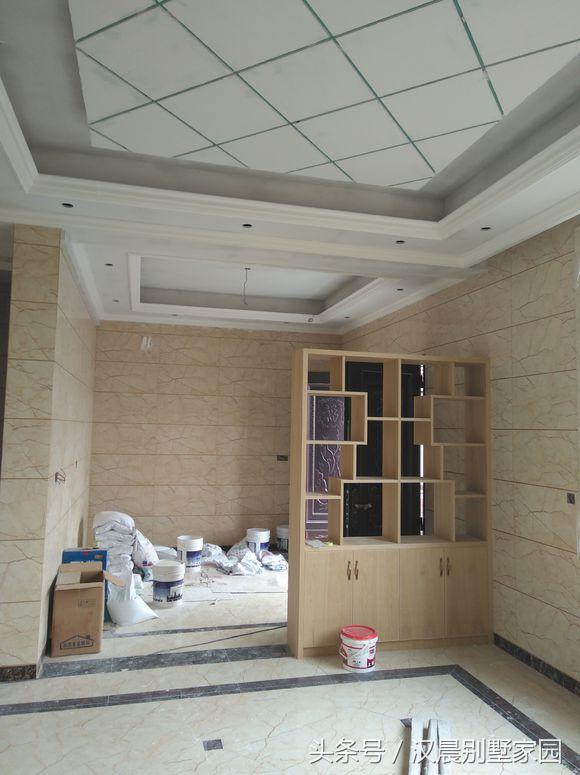 自建三層別墅，附平面設(shè)計圖，造價30萬左右，12X9.3米有露臺和院子