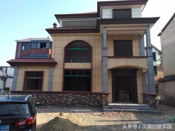 自建三層別墅，附平面設(shè)計圖，造價30萬左右，12X9.3米有露臺和院子