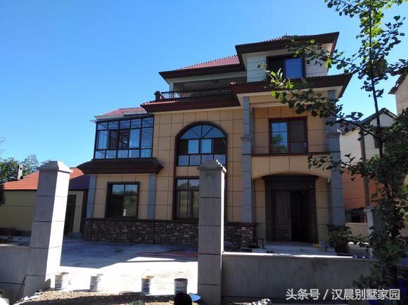 自建三層別墅，附平面設(shè)計圖，造價30萬左右，12X9.3米有露臺和院子