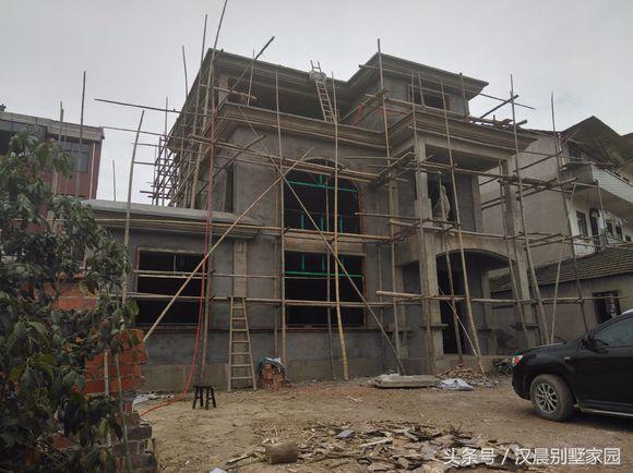 自建三層別墅，附平面設(shè)計圖，造價30萬左右，12X9.3米有露臺和院子