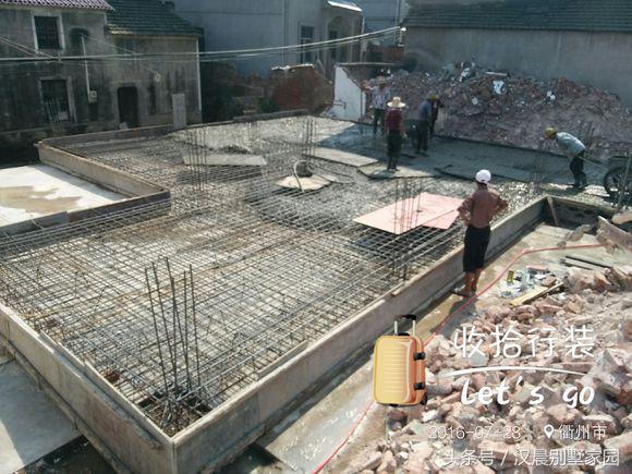 自建三層別墅，附平面設(shè)計圖，造價30萬左右，12X9.3米有露臺和院子