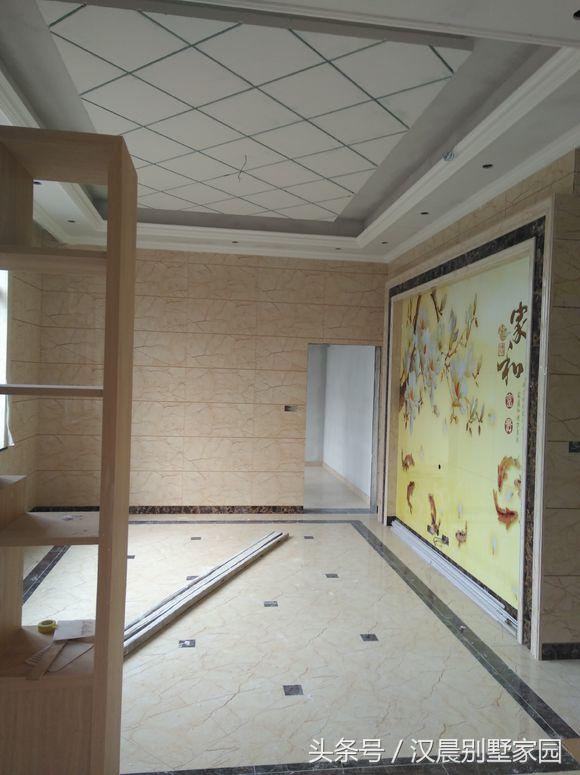 自建三層別墅，附平面設(shè)計圖，造價30萬左右，12X9.3米有露臺和院子