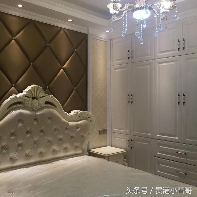 新房花了20萬請表哥裝修完工，全屋真漂亮，電視墻特別搶眼！