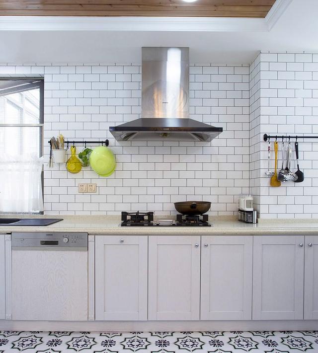 200平美式風格裝修，特別喜歡家里的后花園，可以享受花開的好時光。