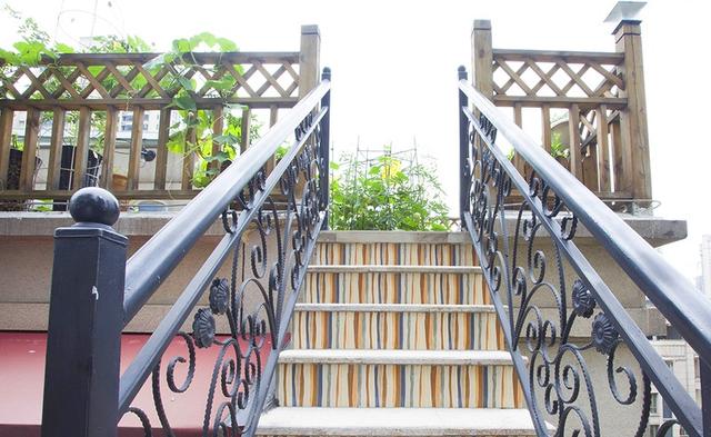 200平美式風格裝修，特別喜歡家里的后花園，可以享受花開的好時光。