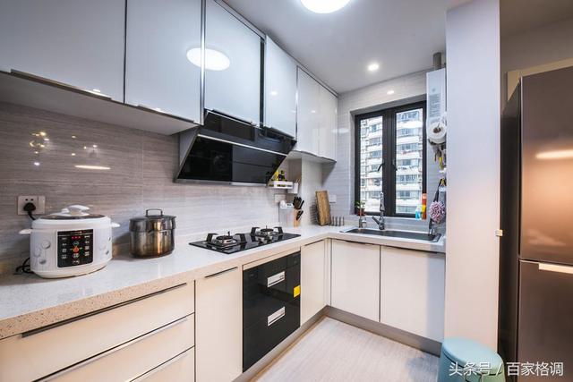 90后用92平裝修成現代簡約風格，花費了10萬，閨蜜看了都舍不得走。