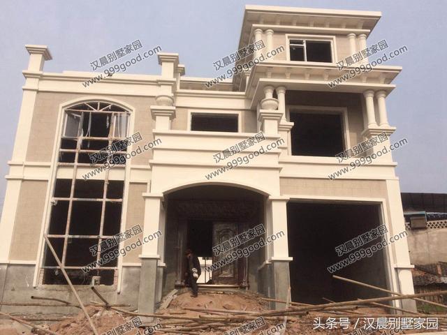 12.3X12.1米三層歐式別墅設計圖，大氣經(jīng)典，帶車庫。