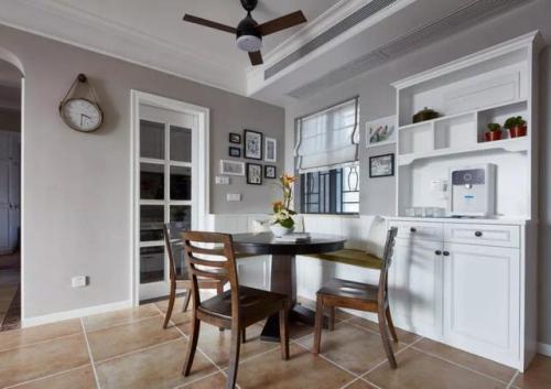 老公堅持用30萬裝修房子，設計風格是簡約和地中海的混搭，效果特別好，飄窗最為亮點