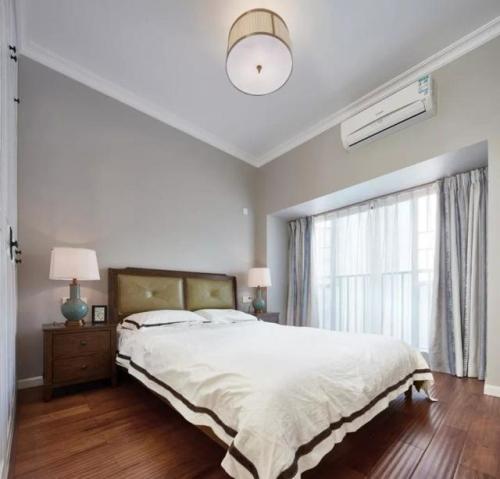 老公堅持用30萬裝修房子，設計風格是簡約和地中海的混搭，效果特別好，飄窗最為亮點