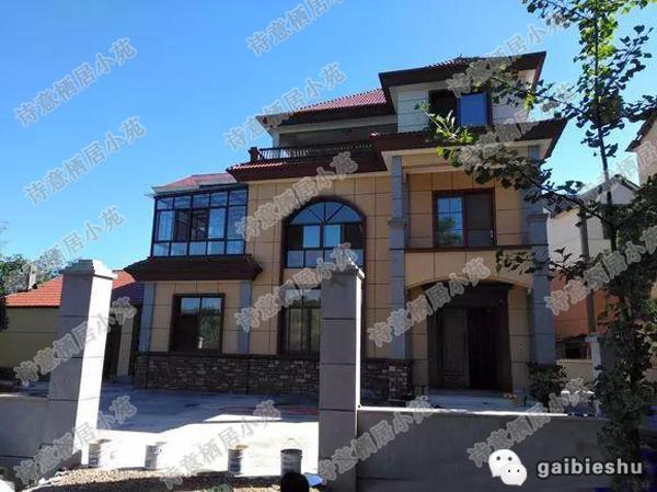 三層新農(nóng)村住宅設(shè)計圖，占地100平，采用框架結(jié)構(gòu)，主體造價30萬，附有建成效果圖