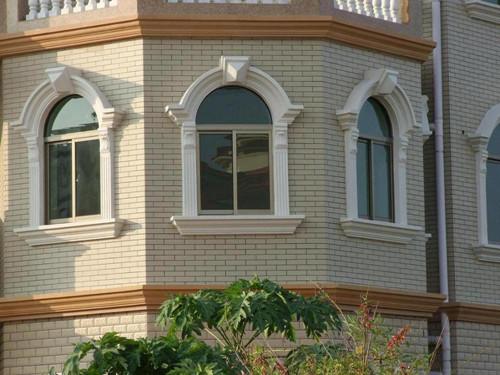 農村自建房萬萬不要貼外墻瓷磚了，聰明人新建的別墅都是直接貼水泥來裝飾，用50年沒問題