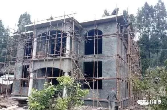 簡單二層小樓房實拍圖，附施工過程，30萬全建好