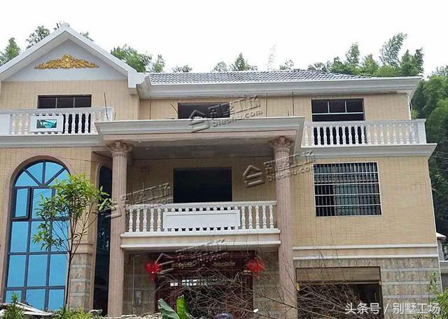 實(shí)例；三層帶車庫(kù)農(nóng)村別墅設(shè)計(jì)圖，簡(jiǎn)單實(shí)用大方，能夠滿足使用需要