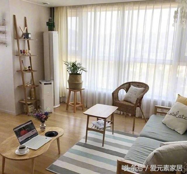 簡簡單單的現代風格，整個房子的裝修只花了近4萬，朋友來我家，我家門檻都快給踏爛了。