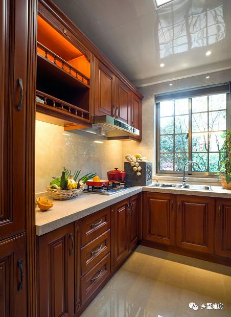 三層別墅設(shè)計(jì)圖  配電梯，內(nèi)部空間更寬敞，環(huán)境更清新 讓我們看看農(nóng)村自建房究竟有多美呢？