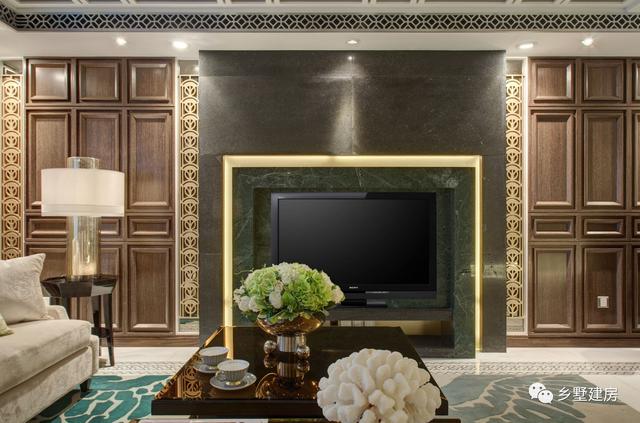 現(xiàn)在在城里買房不如回老家自己建別墅，今日推薦一款二層豪華別墅設(shè)計圖