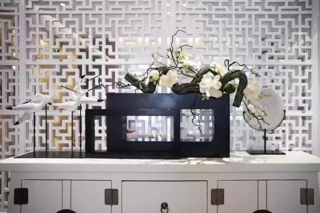 120平淺色調的現代中式的裝修風格，灰白大理石給你不一樣的的感覺。