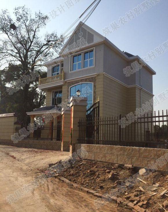 三層農村別墅實拍施工效果圖，帶挑空客廳+車庫，這樣的設計會讓人眼前一亮