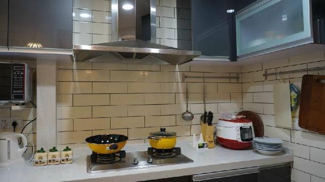 98平新房簡美風格裝修完成，尤其是電視墻造型，做成了一個假壁爐，超美！