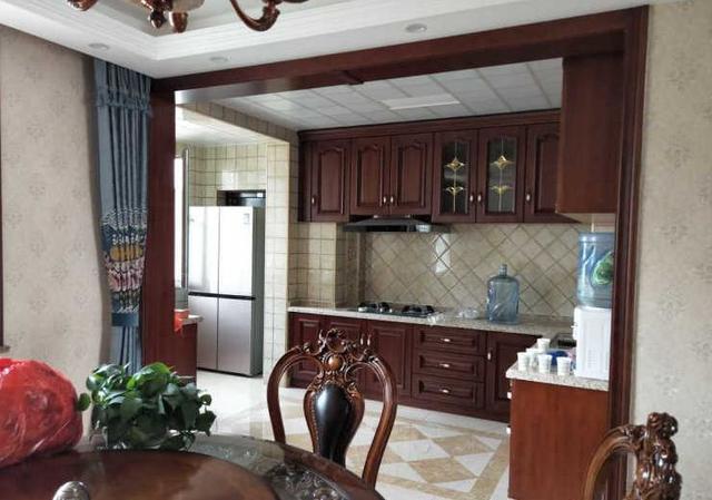 240平大房子裝修完成，裝修總共花了98萬，一房四間臥室四種裝修風(fēng)格，效果是很滿意的！