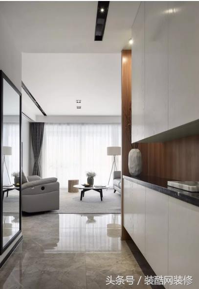 156平大戶型現(xiàn)代簡(jiǎn)約風(fēng)裝修，個(gè)性時(shí)尚，簡(jiǎn)約又實(shí)用，黑白灰加上原木打造出高品質(zhì)的生活空間。