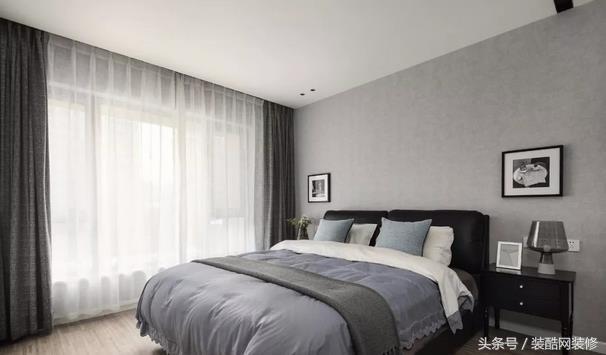 156平大戶型現(xiàn)代簡(jiǎn)約風(fēng)裝修，個(gè)性時(shí)尚，簡(jiǎn)約又實(shí)用，黑白灰加上原木打造出高品質(zhì)的生活空間。