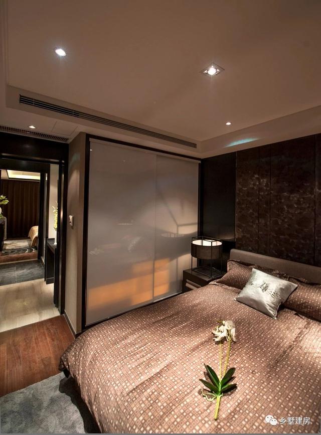 4層頂級歐式別墅設計圖，50萬建成，讓農村生活也優雅別致起來