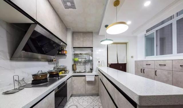 76平米簡約北歐風裝修，客廳沙發背景墻簡單又好看！