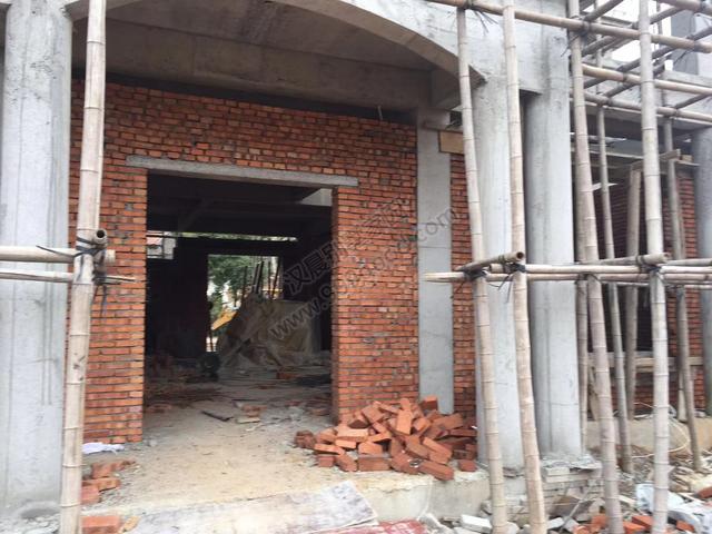 分享一棟雙拼別墅設計圖，村里的地標建筑。