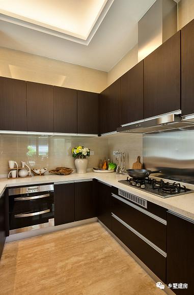 為大家推薦一款農村自建房設計圖，造型簡約大氣，造價45萬左右