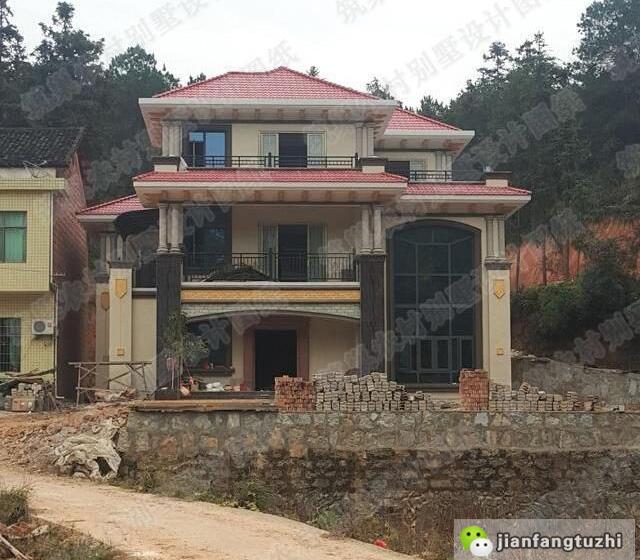 4款三層農(nóng)村住宅設(shè)計圖，帶豪華臥室套房+車庫+挑空客廳，想要的應有盡有