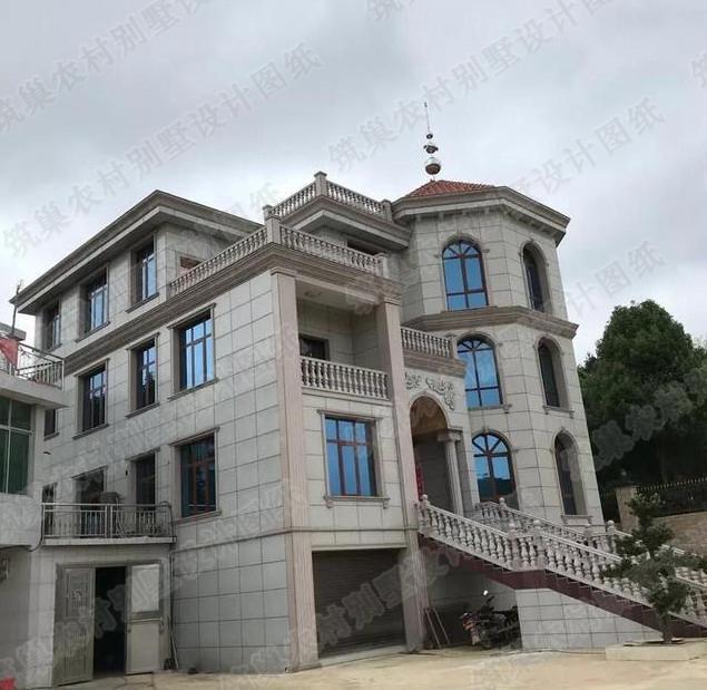 4款三層農(nóng)村住宅設(shè)計圖，帶豪華臥室套房+車庫+挑空客廳，想要的應有盡有