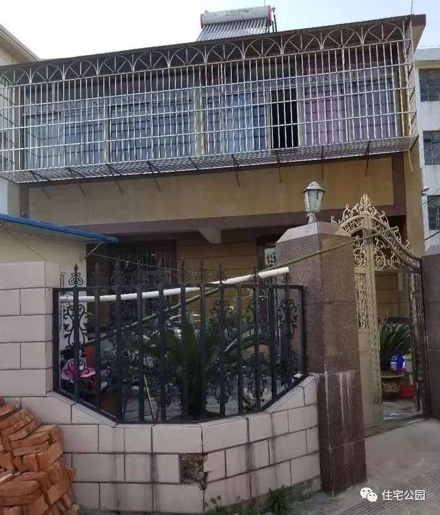 農村三層經典簡歐別墅設計圖，簡單大氣，新建起來的房子就是不一般，處處都透露著高級感。