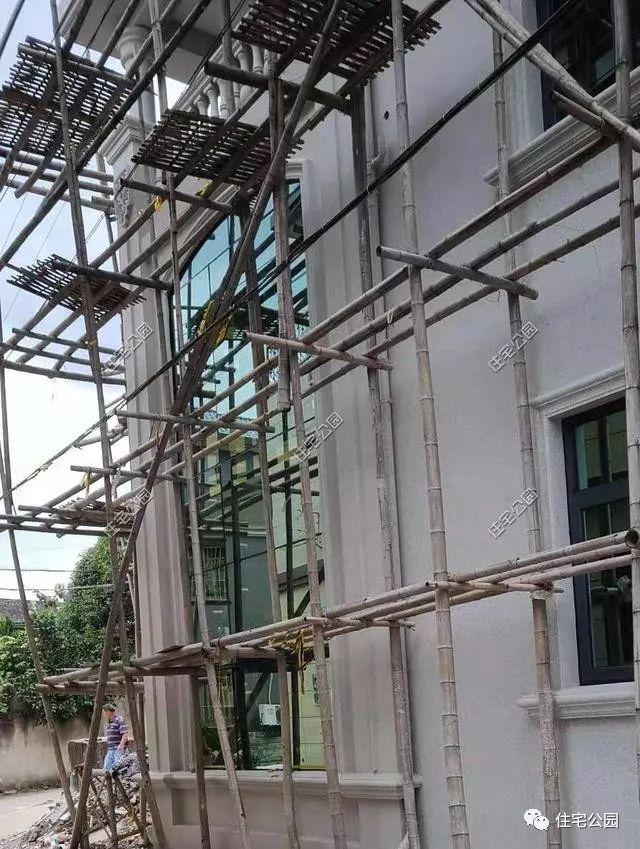 農村三層經典簡歐別墅設計圖，簡單大氣，新建起來的房子就是不一般，處處都透露著高級感。