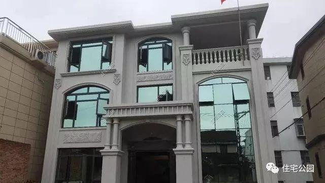 農村三層經典簡歐別墅設計圖，簡單大氣，新建起來的房子就是不一般，處處都透露著高級感。