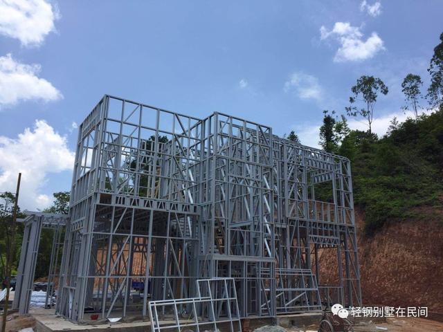 實拍一個月完工輕鋼別墅，建好后外觀好看