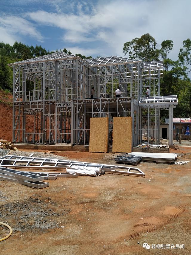 實拍一個月完工輕鋼別墅，建好后外觀好看