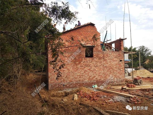 湖南農村小伙為了省錢竟然把房子蓋成這樣？新房變危房，看著都揪心