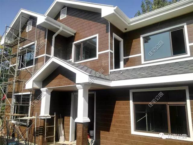 農村輕鋼住宅造價多少？這棟240平的房子只花了33萬，房主任先生很滿意