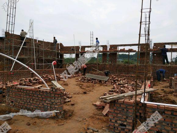 為提升生活質(zhì)量，四川農(nóng)村自建一層平頂別墅，包工240一平劃算嗎？