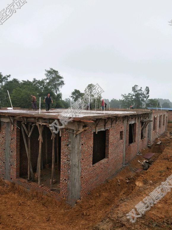 為提升生活質(zhì)量，四川農(nóng)村自建一層平頂別墅，包工240一平劃算嗎？