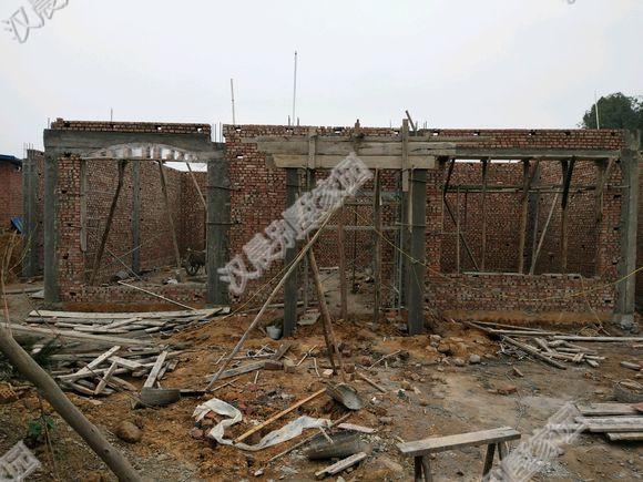 為提升生活質(zhì)量，四川農(nóng)村自建一層平頂別墅，包工240一平劃算嗎？