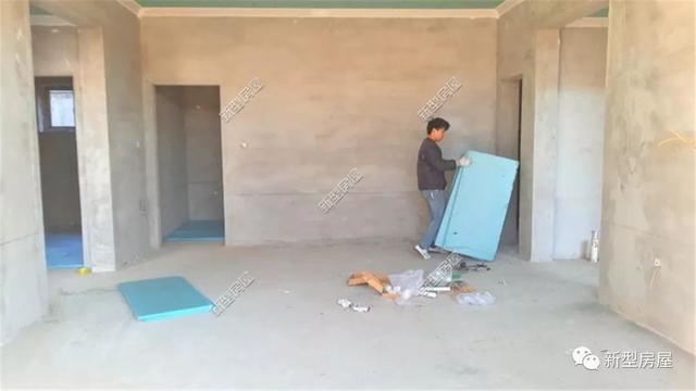 農(nóng)村小伙花2萬(wàn)給別墅裝地暖，用30年都沒(méi)問(wèn)題，省錢(qián)又舒適