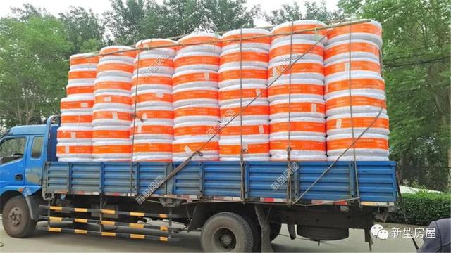 農(nóng)村小伙花2萬(wàn)給別墅裝地暖，用30年都沒(méi)問(wèn)題，省錢(qián)又舒適