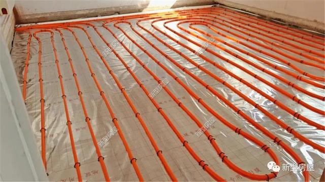 農(nóng)村小伙花2萬(wàn)給別墅裝地暖，用30年都沒(méi)問(wèn)題，省錢(qián)又舒適
