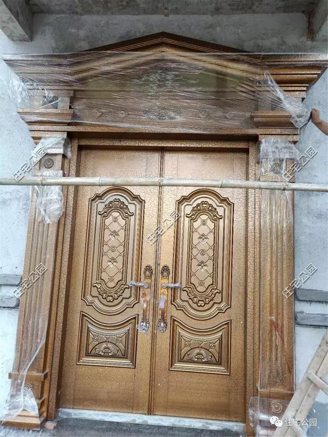 他回湖南老家給父母蓋養老房，70歲老母全程監工，只花28萬就蓋成3層洋樓