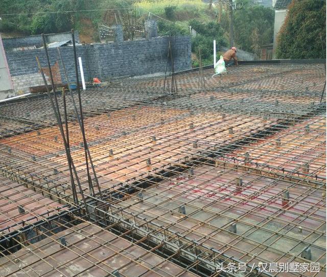 有錢就是好，泰州汪總蓋的帶地下車庫(kù)現(xiàn)代別墅，鄰居看了都坐不住！