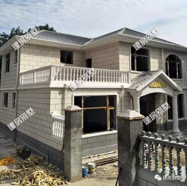 我家的小別墅只花了23萬就建好了，簡約精致，全村僅此一棟