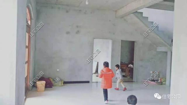 農村小伙自畫結構圖，不到20萬建成兩層小別墅，怎么做到的？